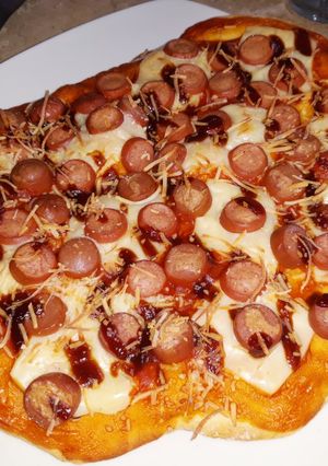 Una foto de Pizza para niños de salchichas fácil, rápida y sencilla