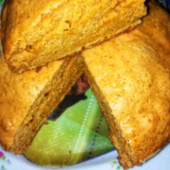 Pineapple cake (plain) A picture of Pineapple cake (plain).