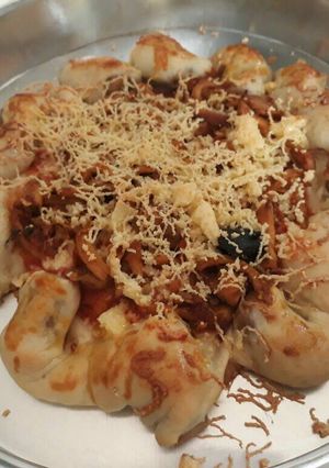 Foto resep Cheesy bitez pizza homemade ala chiee