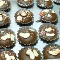 A picture of Brownis kering Coklat.