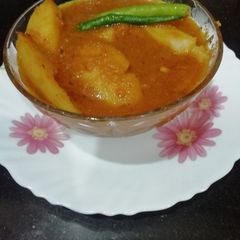 Rasedar Potato in tomato puree A picture of Rasedar Potato in tomato puree.