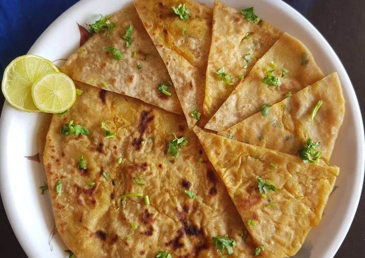 Aloo Paratha/ Potato Paratha