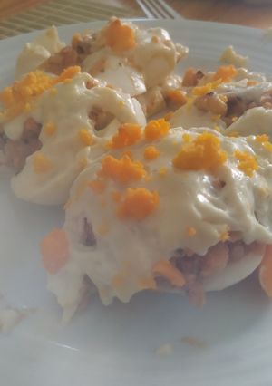 Una foto de Huevos rellenos de 'atún' vegetarianos
