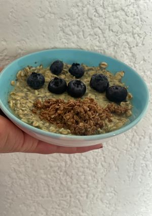 Una foto de Avena matcha overnight