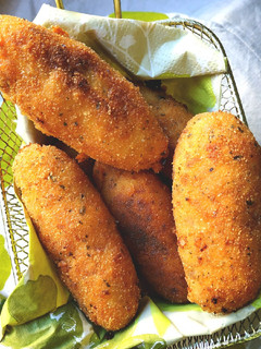 Una foto de Croquetas de jamón y huevo duro en Thermomix