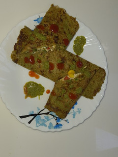 A picture of Stuffed moong dal chilla.