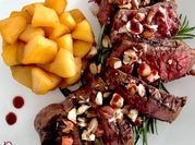 Una foto di tagliata di manzo