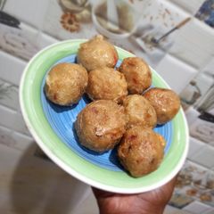 A picture of Yam balls.