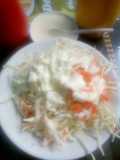 Ensalada de col con mayonesa y mostaza