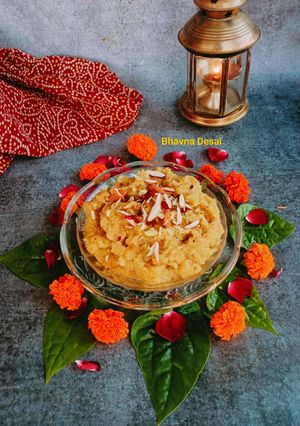શક્કરીયાં નો શીરો (Sweet Potato Halwa Recipe In Gujarati) રેસીપી મુખ્ય ફોટો