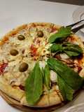 Pizza sem glúten. (Possível fazer com borda recheada)