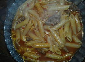 Una foto de Guiso de fideos con carne