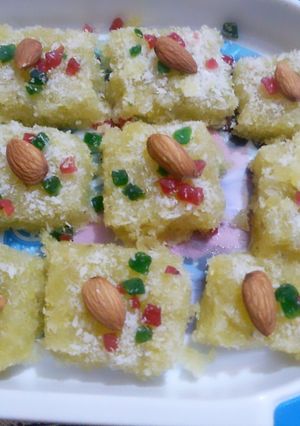 सीताफल (काशीफल) की बर्फी (Sitafal (Kashifal) ki barfi recipe in hindi) रेसिपी मुख्य फोटो