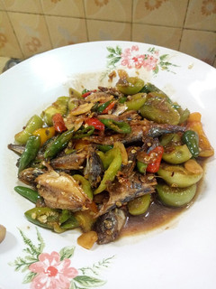 Foto resep Oseng Ikan asin peda cabai hijau plus tomat hijau
