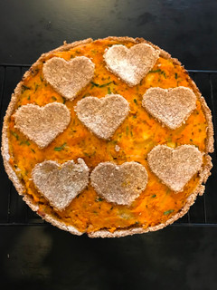 Una foto de Tarta de calabaza y cebolla con masa integral!
