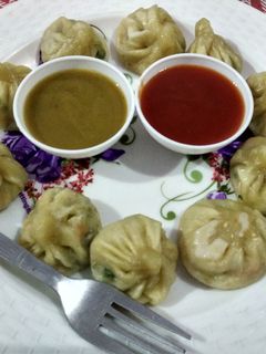 वेज मोमोज (Veg Momos recipe in Hindi) रेसिपी मुख्य फोटो