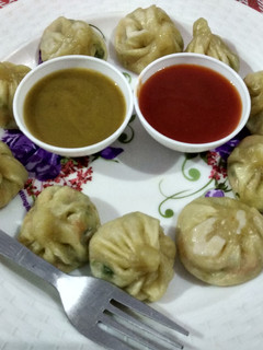 वेज मोमोज (Veg Momos recipe in Hindi) रेसिपी मुख्य फोटो