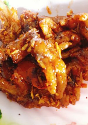 Hình của món Chân gà chiên giòn sauce tỏi ớt.