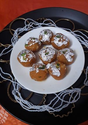 A picture of Boondi ke ladoo.