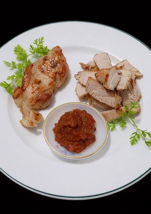 Hình của món SP.0600 - Thịt Luộc Áp Chảo Sốt Tương Đậu.