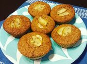 Una foto de muffins de manzana