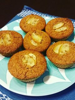 Una foto de Muffins de avena, manzana y canela