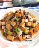 雙辣洋菇黃瓜豆腐炸醬麵