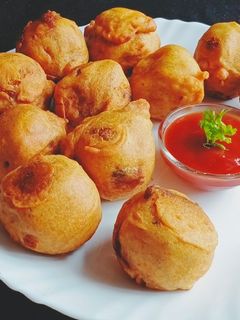 आलू बोंडा (Aloo bonda recipe in Hindi) रेसिपी मुख्य फोटो