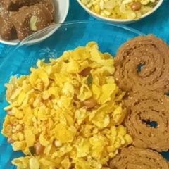 A picture of Diwali special makka chiwda.