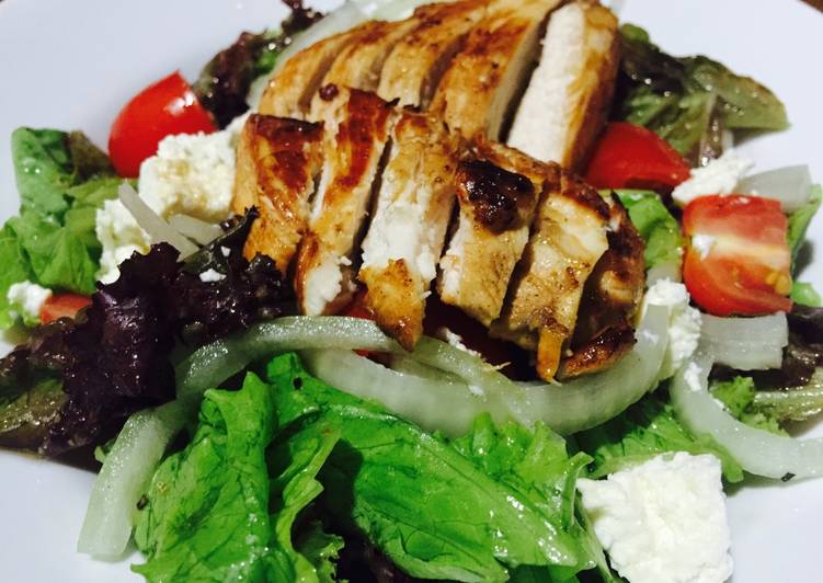 Resep Grilled chicken salad buat diet Anti Gagal