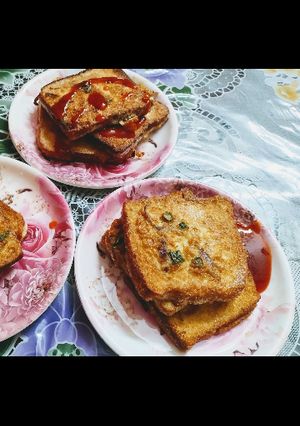 A picture of French Toast.