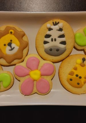 Una foto de Glaseado para galletas de animalitos 🦁🦓🦒🍃🌺