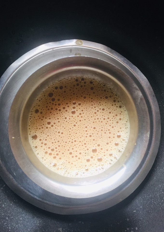 கிராமத்துஸ்டைல்நாட்டுசர்க்கரை சாயா(village style tea recipe in tamil) செய்முறை முக்கிய புகைப்படம்