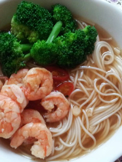 香辣蠔油鮮蝦湯麵線 的食譜成品照片