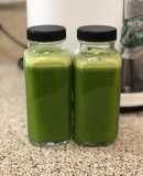 Nước ép cần tây, táo xanh, rau bina và chanh