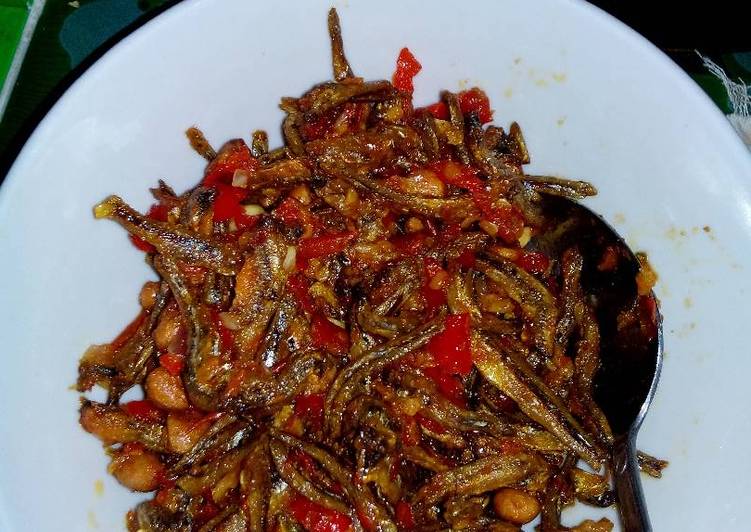 Resep Teri di sambelin oleh Novi18juwita - Cookpad