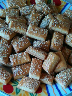 Túrós szezámmagos sörkorcsolya recept fotója