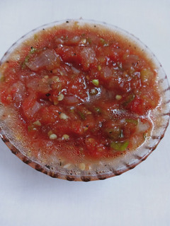 रोस्टेड टोमॅटो चटणी (roasted tomato chutney recipe in marathi) रेसिपी चे मुख्य फोटो