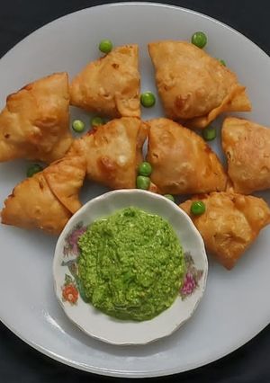 મટર મીની સમોસા (Matar Mini Samosa Recipe In Gujarati) રેસીપી મુખ્ય ફોટો