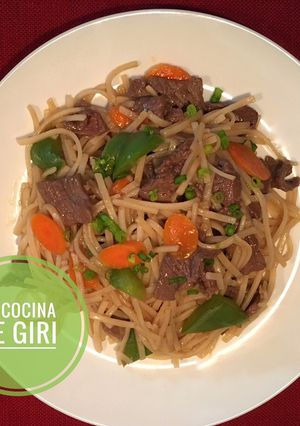 Una foto de Fideos de Arroz & Carne