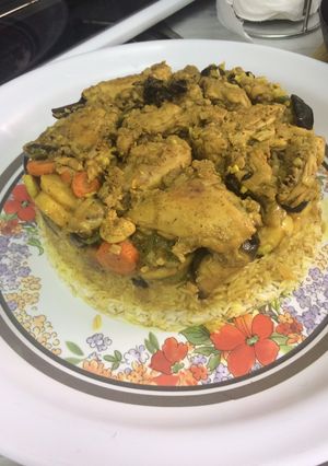 صورة لوصفة مقلوبة الدجاج والخضار