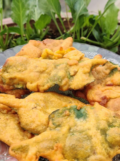 पालक पकौड़ा (palak pakoda recipe in Hindi) रेसिपी मुख्य फोटो