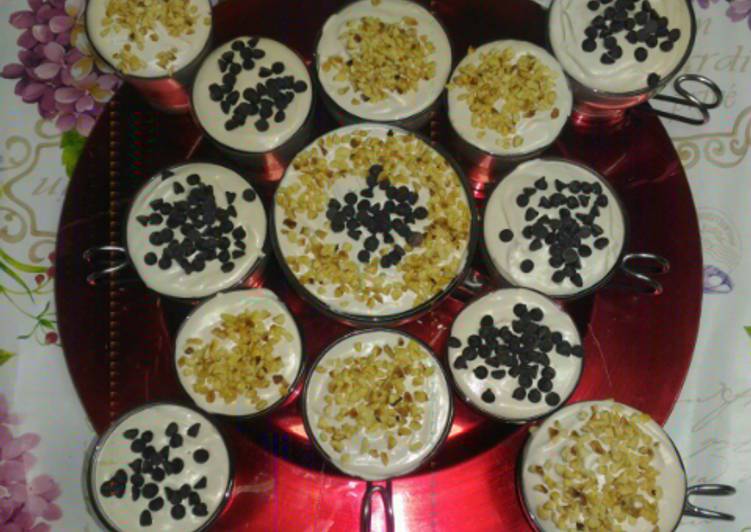 Bicchierini di crema al caffè granella di nocciole e fondente 😋