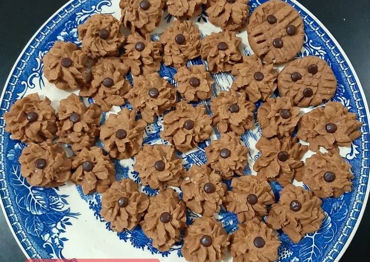 Bagaimana Menyiapkan Semprit Coklat Maizena Cookies (4 bahan saja), Bikin Ngiler