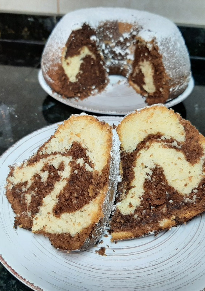 Una foto de Budín de Coco Marmolado