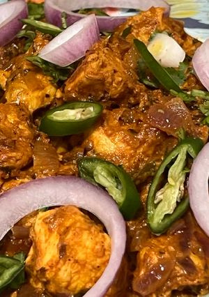 A picture of Butter masala chicken.