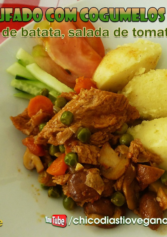 Foto de Seitan estufado com puré de batata
