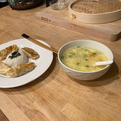A picture of Egg drop soup.