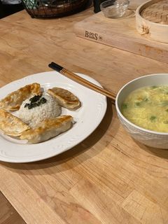 A picture of Egg drop soup.