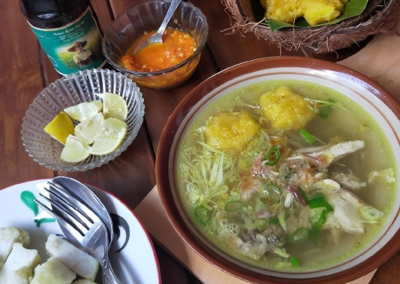 Soto Lenthok Jogja with Mie Lethek